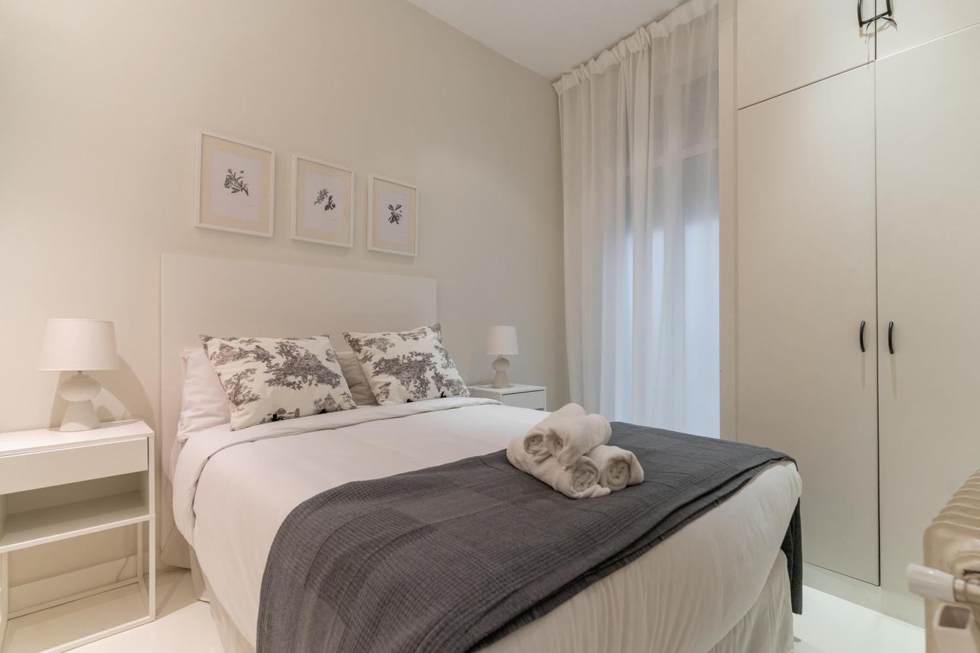 Spacious Modern-3Bedrooms 2Bathrooms-Plaza Mayor Madrid Eksteriør bilde