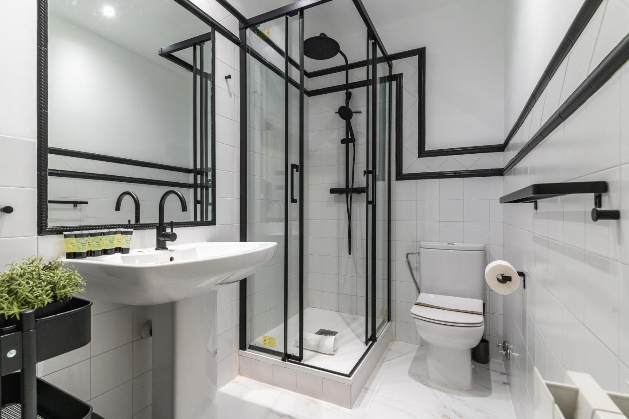Spacious Modern-3Bedrooms 2Bathrooms-Plaza Mayor Madrid Eksteriør bilde